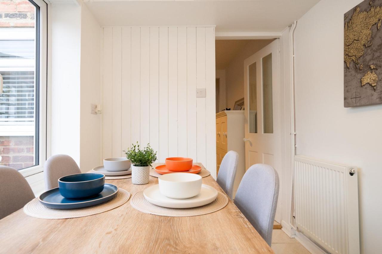 Stunning 2-Bedroom Home In City Centre With Wi-Fi! Royal Tunbridge Wells Bagian luar foto