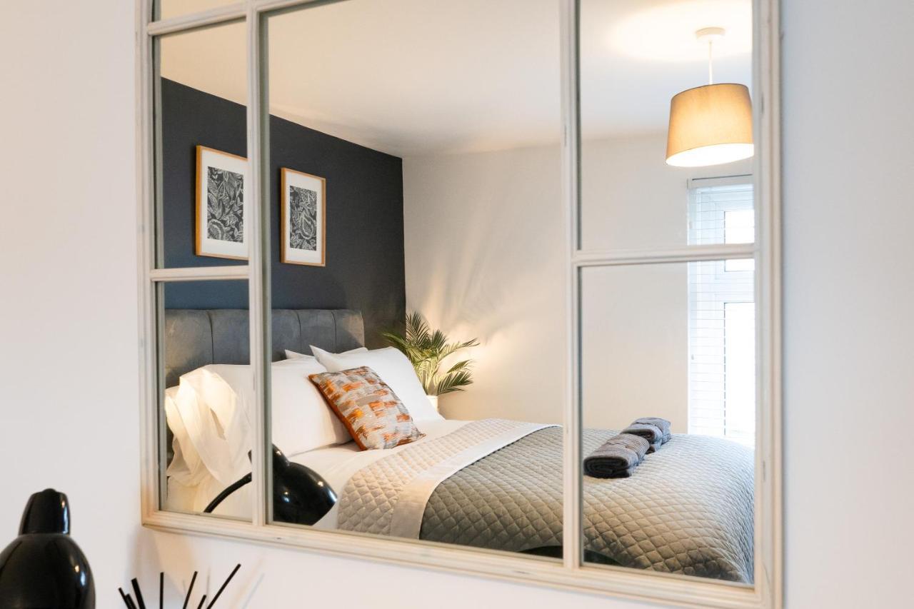 Stunning 2-Bedroom Home In City Centre With Wi-Fi! Royal Tunbridge Wells Bagian luar foto