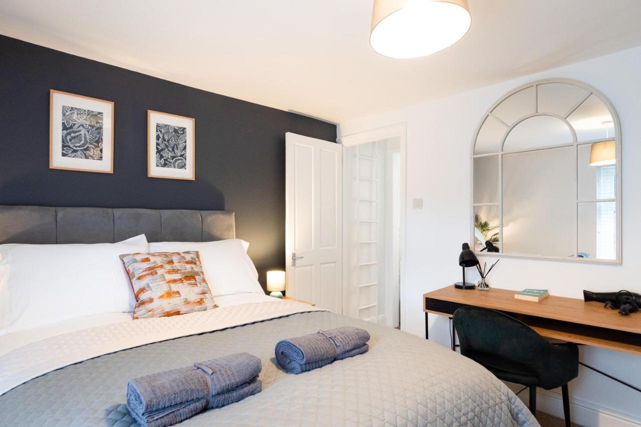 Stunning 2-Bedroom Home In City Centre With Wi-Fi! Royal Tunbridge Wells Bagian luar foto